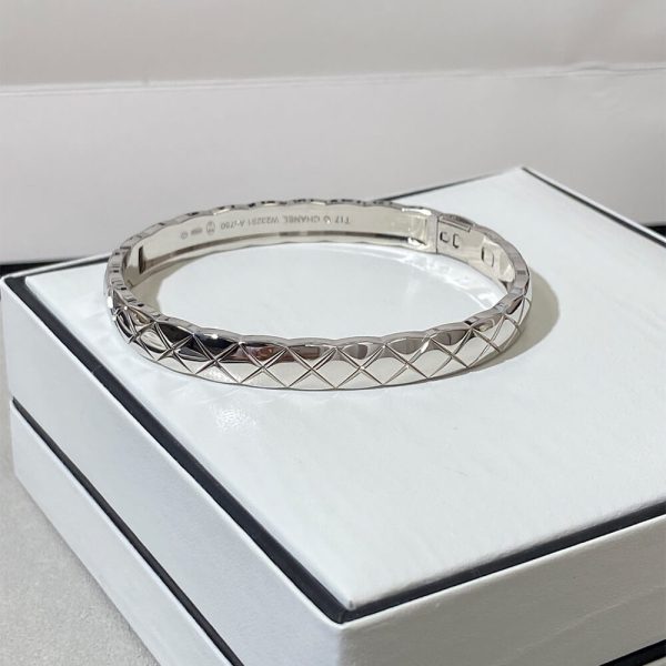 CHANEL COCO CRUSH bracelet