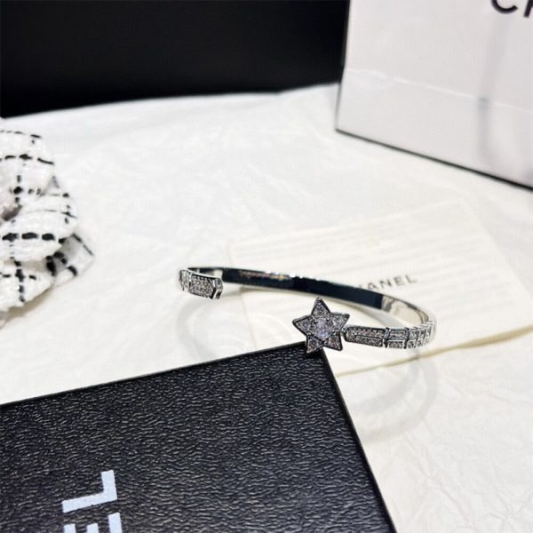 CHANEL Comète Chevron bracelet