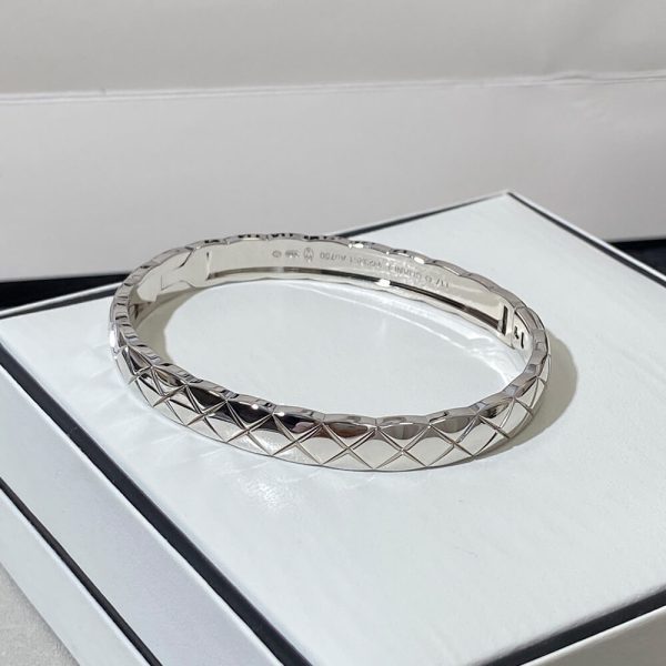 CHANEL COCO CRUSH bracelet