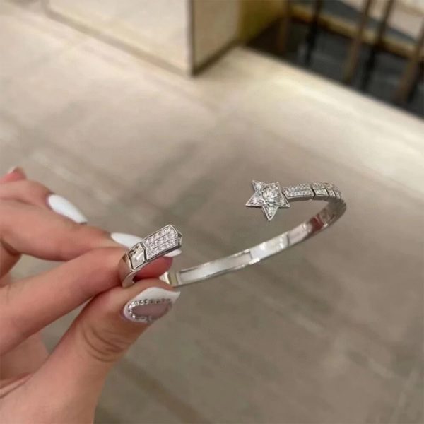 CHANEL Comète Chevron bracelet