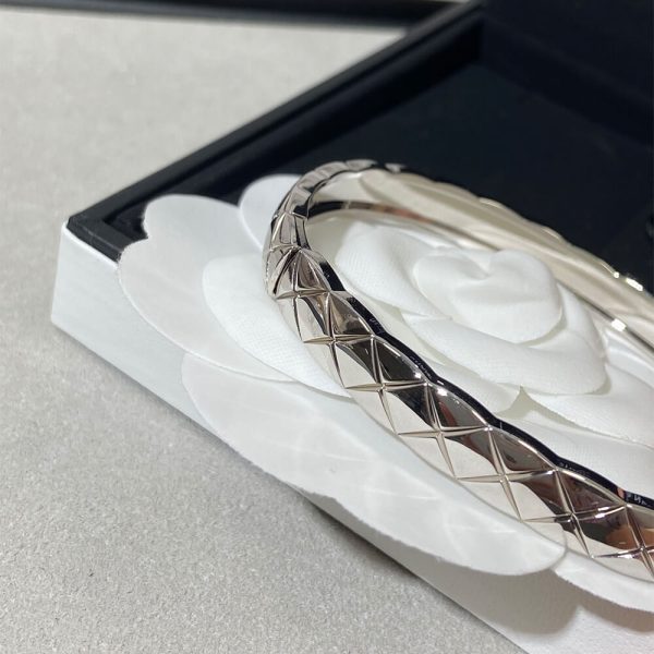 CHANEL COCO CRUSH bracelet