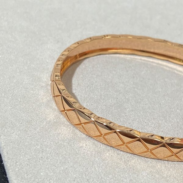 CHANEL COCO CRUSH bracelet