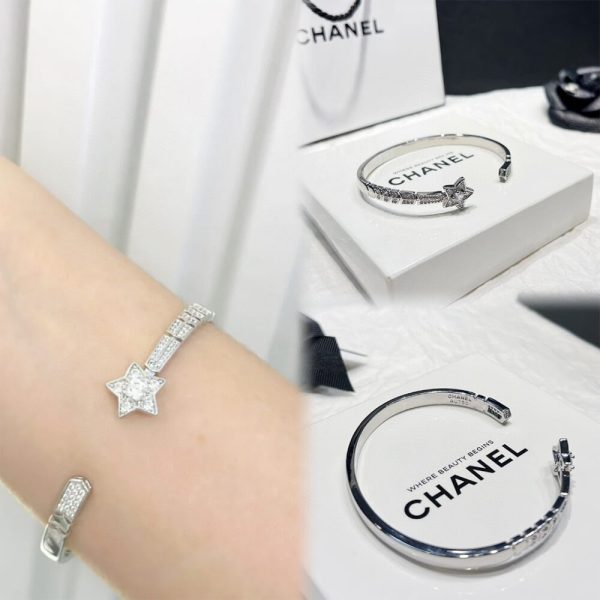 CHANEL Comète Chevron bracelet
