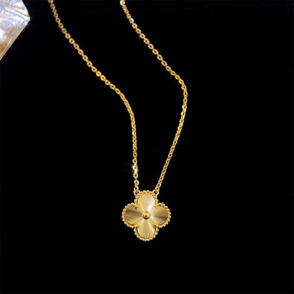 VCA Vintage Alhambra pendant