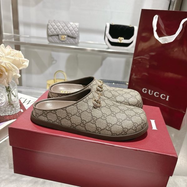 GUCCI WOMEN MULE WITH HORSEBIT CAMEL AND DARK BROWN GG CANVAS 837130 FAB10 2543