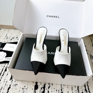 Chanel White Leather and Fabric CC Faux Pearl