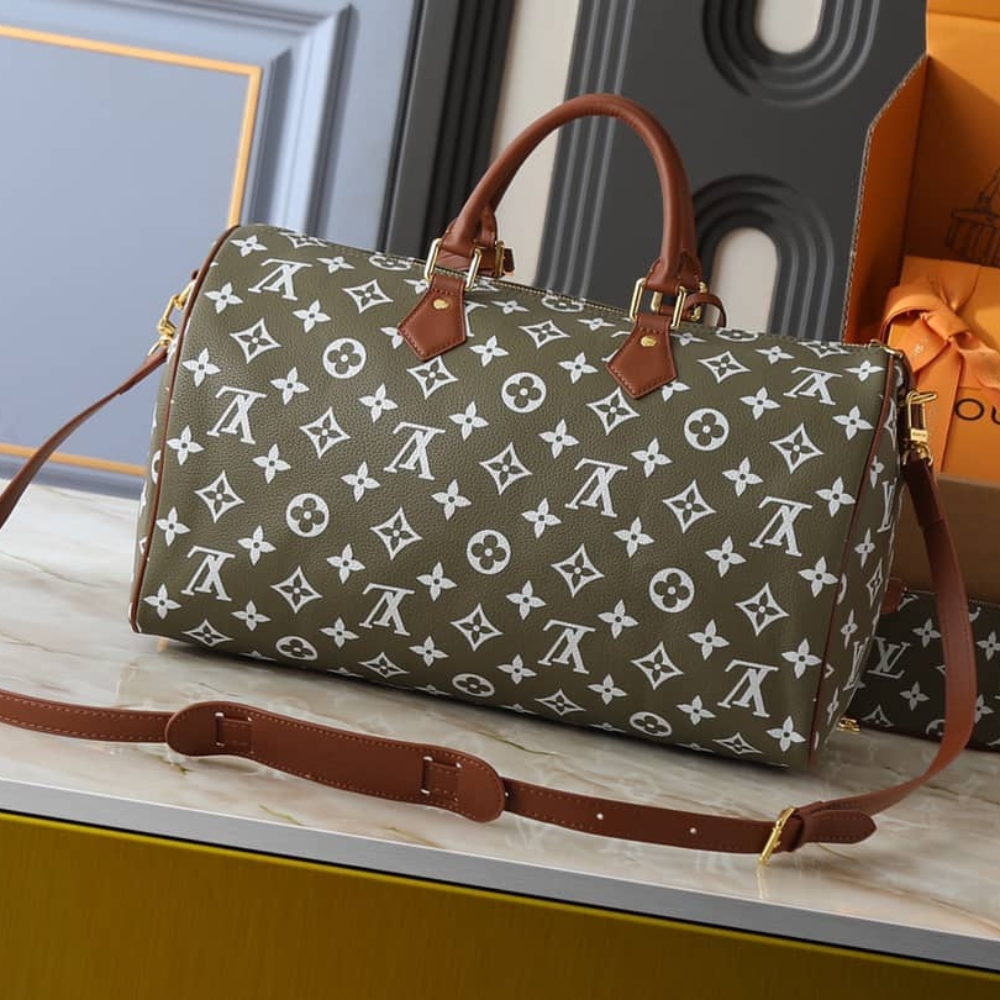 LOUIS VUITTON SPEEDY P9 BANDOULIÈRE 40 BAG GREEN SANCHA 40CM M15244 LOUIS VUITTON SPEEDY P9 BANDOULIÈRE 40 BAG GREEN SANCHA 40CM M15244