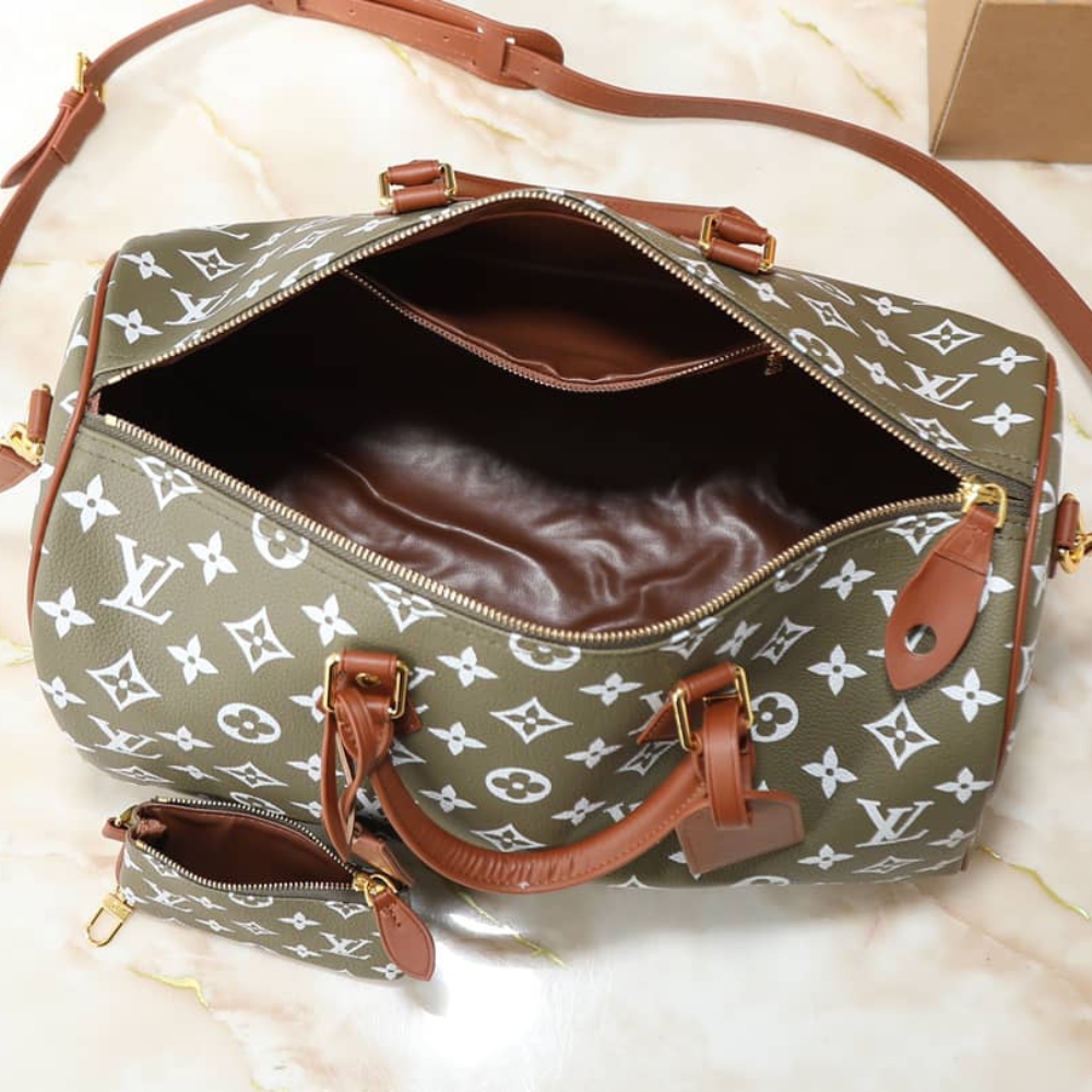 LOUIS VUITTON SPEEDY P9 BANDOULIÈRE 40 BAG GREEN SANCHA 40CM M15244 LOUIS VUITTON SPEEDY P9 BANDOULIÈRE 40 BAG GREEN SANCHA 40CM M15244