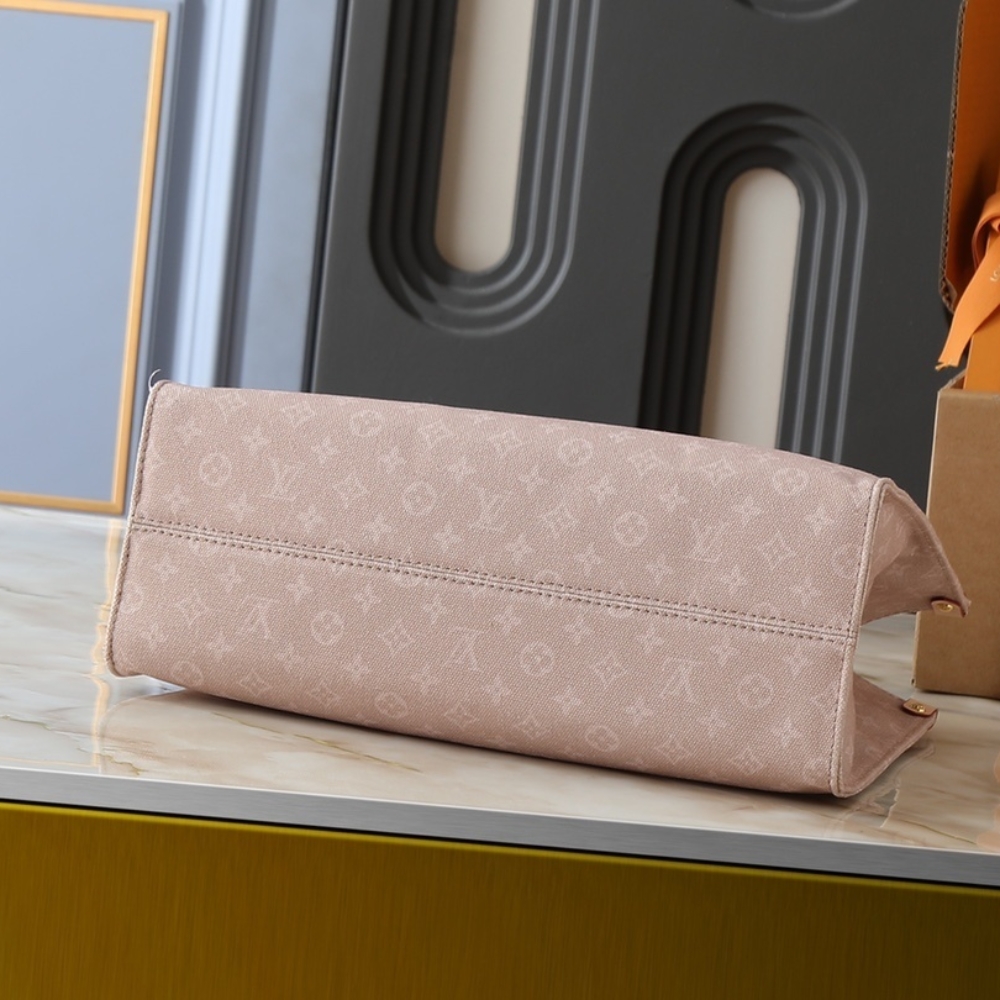 LOUIS VUITTON ONTHEGO ORGANIZER MEOWGRAM BEIGE 37CM M15136 LOUIS VUITTON ONTHEGO ORGANIZER MEOWGRAM BEIGE 37CM M15136