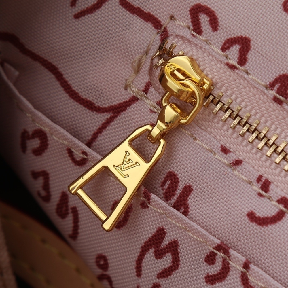 LOUIS VUITTON ONTHEGO ORGANIZER MEOWGRAM BEIGE 37CM M15136 LOUIS VUITTON ONTHEGO ORGANIZER MEOWGRAM BEIGE 37CM M15136