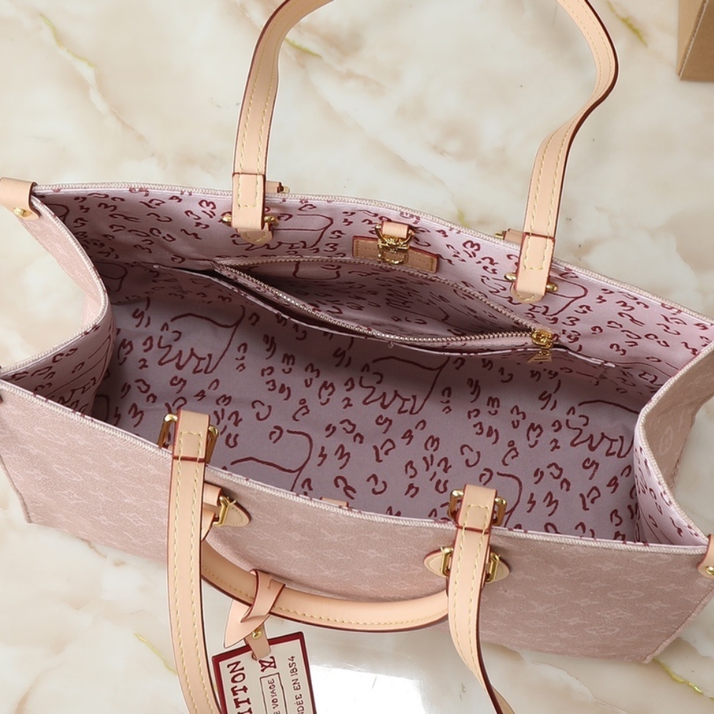 LOUIS VUITTON ONTHEGO ORGANIZER MEOWGRAM BEIGE 37CM M15136 LOUIS VUITTON ONTHEGO ORGANIZER MEOWGRAM BEIGE 37CM M15136