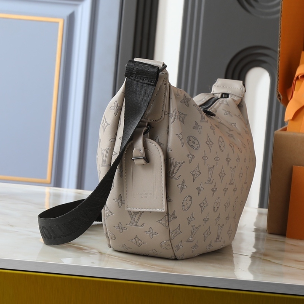 LOUIS VUITTON HOBO HAMAC SABLE 39CM M24468 LOUIS VUITTON HOBO HAMAC SABLE 39CM M24468