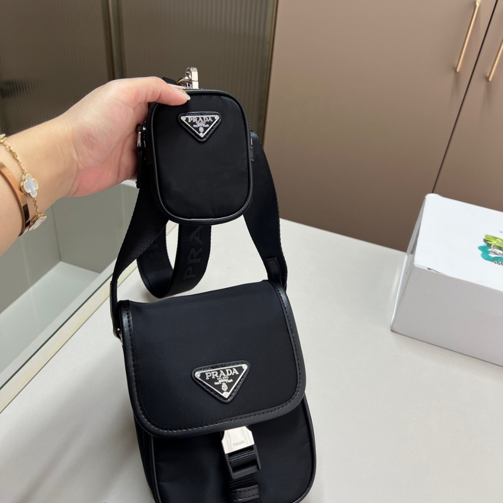 PRADA RE NYLON AND SAFFIANO LEATHER SHOULDER BAG BLACK 17CM 2VH112 2DMH F0002 V WOP PRADA RE NYLON AND SAFFIANO LEATHER SHOULDER BAG BLACK 17CM 2VH112 2DMH F0002 V WOP