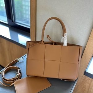 BOTTEGA VENETA SMALL ARCO TOTE CAMEL 30CM 652867VCQC22593