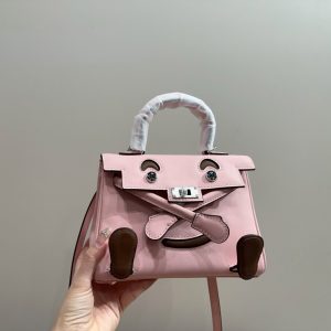 HERMES KELLY DOLL HORSESHOE QUELLE IDOLE LIGHT PINK 17CM