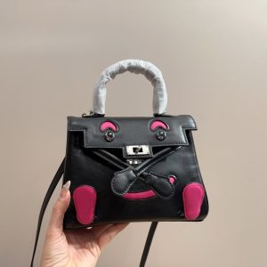 HERMES KELLY DOLL HORSESHOE QUELLE IDOLE BLACK PINK 17CM