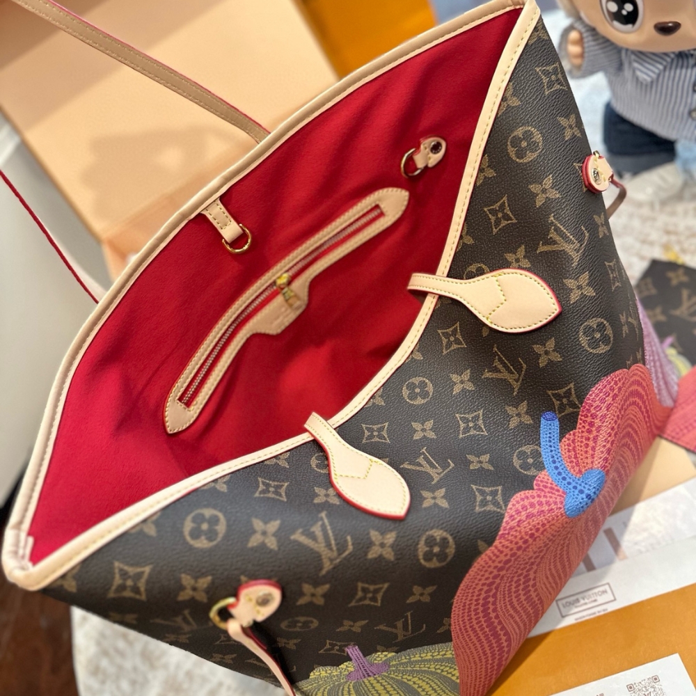 LOUIS VUITTON X YAYOI KUSAMA NEVERFULL MM MONOGRAM PUMPKIN DOTS RED 31CM LOUIS VUITTON X YAYOI KUSAMA NEVERFULL MM MONOGRAM PUMPKIN DOTS RED 31CM