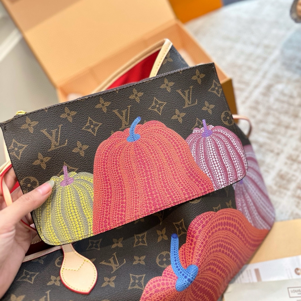 LOUIS VUITTON X YAYOI KUSAMA NEVERFULL MM MONOGRAM PUMPKIN DOTS RED 31CM LOUIS VUITTON X YAYOI KUSAMA NEVERFULL MM MONOGRAM PUMPKIN DOTS RED 31CM