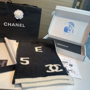 CHANEL LOGO CASHMERE MUFFLER BLACK AND WHITE 170CM