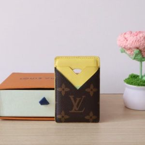 LOUIS VUITTON PORTE CARTES MAGNET MONOGRAM YELLOW 9CM