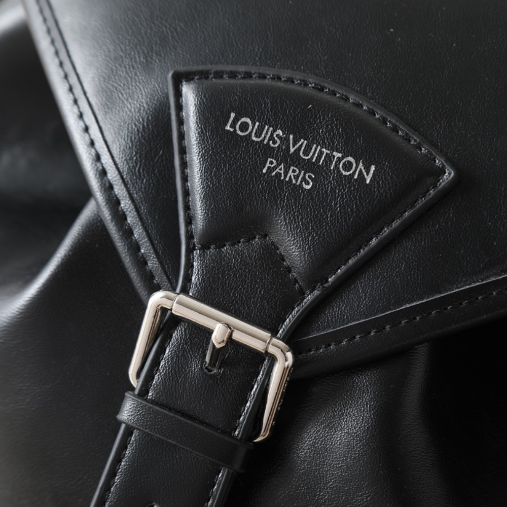 LOUIS VUITTON MONTSOURIS CARGO BACKPACK BLACK 40CM M13983 LOUIS VUITTON MONTSOURIS CARGO BACKPACK BLACK 40CM M13983