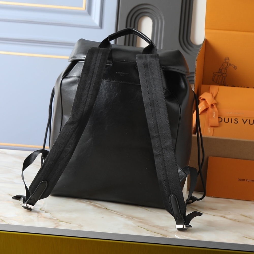 LOUIS VUITTON MONTSOURIS CARGO BACKPACK BLACK 40CM M13983 LOUIS VUITTON MONTSOURIS CARGO BACKPACK BLACK 40CM M13983