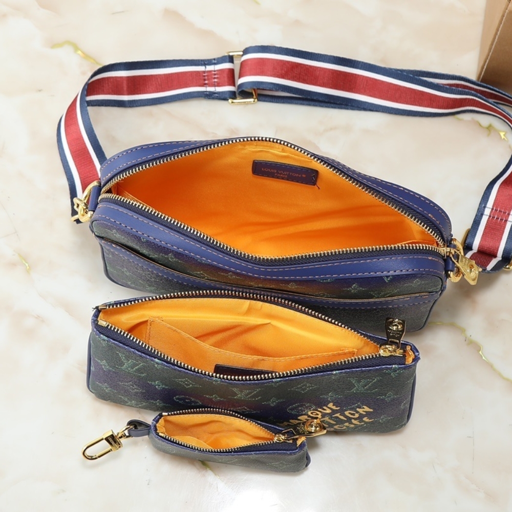 LOUIS VUITTON TRIO MESSENGER BLUE STRIPES 25CM M26026 LOUIS VUITTON TRIO MESSENGER BLUE STRIPES 25CM M26026