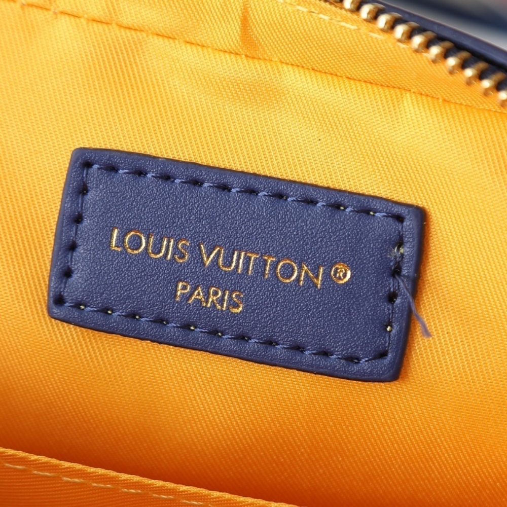 LOUIS VUITTON TRIO MESSENGER BLUE STRIPES 25CM M26026 LOUIS VUITTON TRIO MESSENGER BLUE STRIPES 25CM M26026