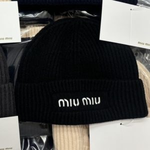 MIUMIU WOOL BEANIE BLACK