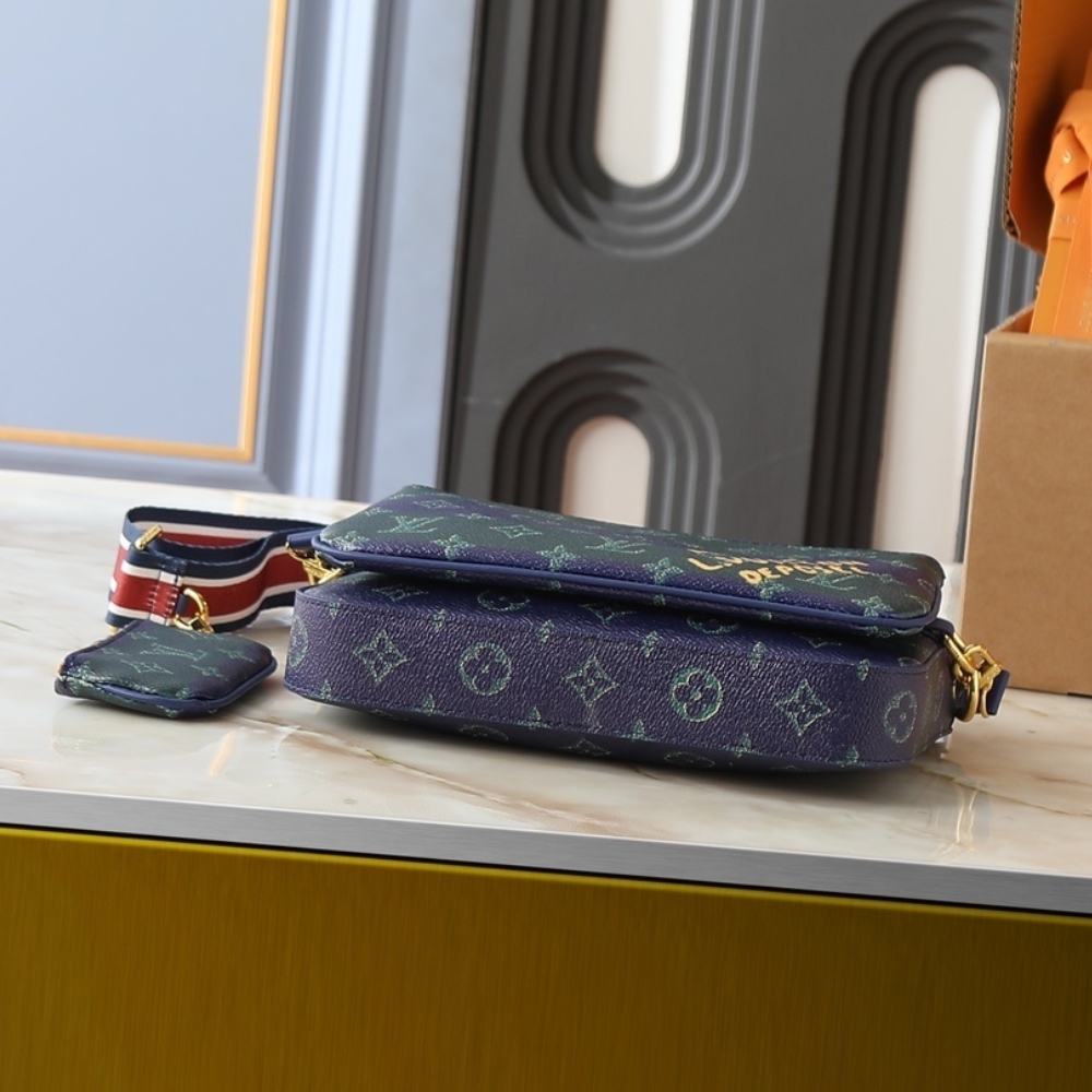 LOUIS VUITTON TRIO MESSENGER BLUE STRIPES 25CM M26026 LOUIS VUITTON TRIO MESSENGER BLUE STRIPES 25CM M26026