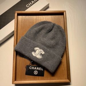 CHANEL CC LOGO CASHMERE BEANIE GRAY