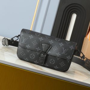 LOUIS VUITTON MONTSOURIS WEARABLE WALLET MONOGRAM