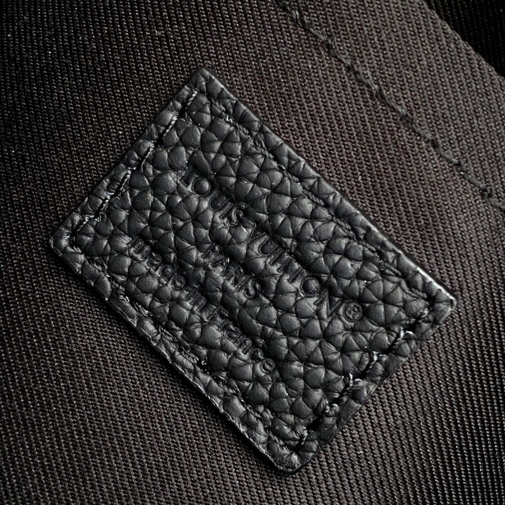 LOUIS VUITTON BOARDING MESSENGER BLACK 24CM M15265 LOUIS VUITTON BOARDING MESSENGER BLACK 24CM M15265