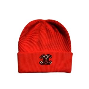 CHANEL CC LOGO CASHMERE BEANIE RED