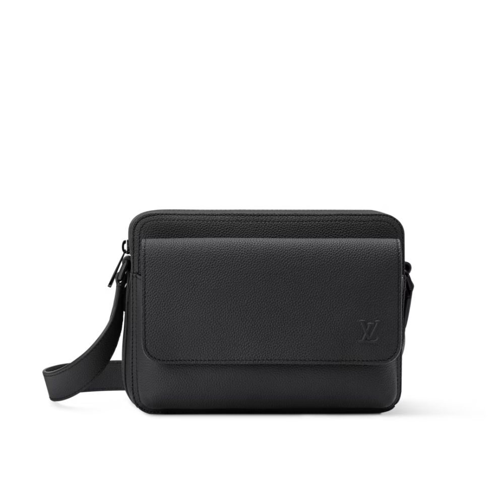 LOUIS VUITTON BOARDING MESSENGER BLACK 24CM M15265 LOUIS VUITTON BOARDING MESSENGER BLACK 24CM M15265