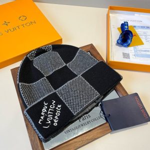 LOUIS VUITTON DAMIER HERITAGE BEANIE BLACK AND GREY