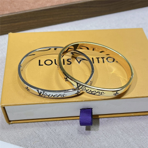 LOUIS VUITTON LV TOWARDS BANGLE SILVER