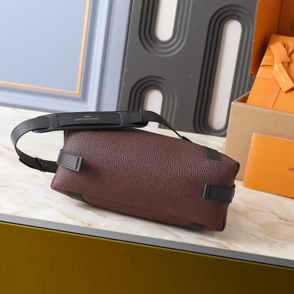 LOUIS VUITTON LV BIKER PM ACAJOU DARK BROWN 30CM LOUIS VUITTON LV BIKER PM ACAJOU DARK BROWN 30CM