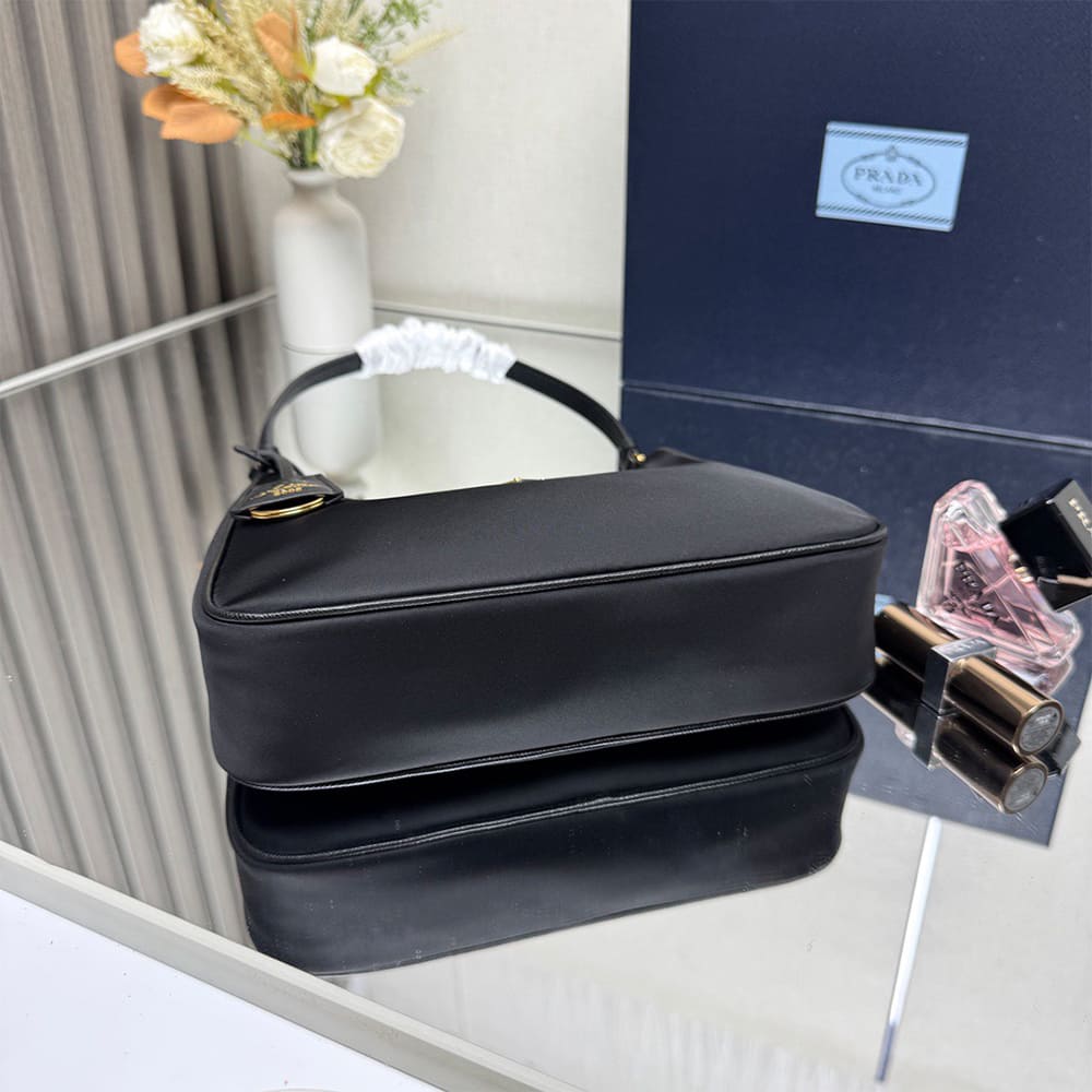 Prada Re-Edition 2005 Re-Nylon and Saffiano mini bag Prada Re-Edition 2005 Re-Nylon and Saffiano mini bag