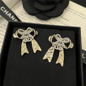 CHANEL STUD EARRINGS WITH GOLD