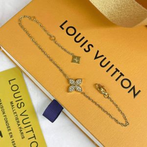 LOUIS VUITTON STAR BLOSSOM BRACELET GOLD