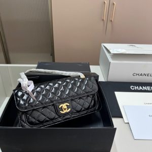 CHANEL FLAP BAG GLOSSY AND GOLD PLATED METAL BLACK 26CM
