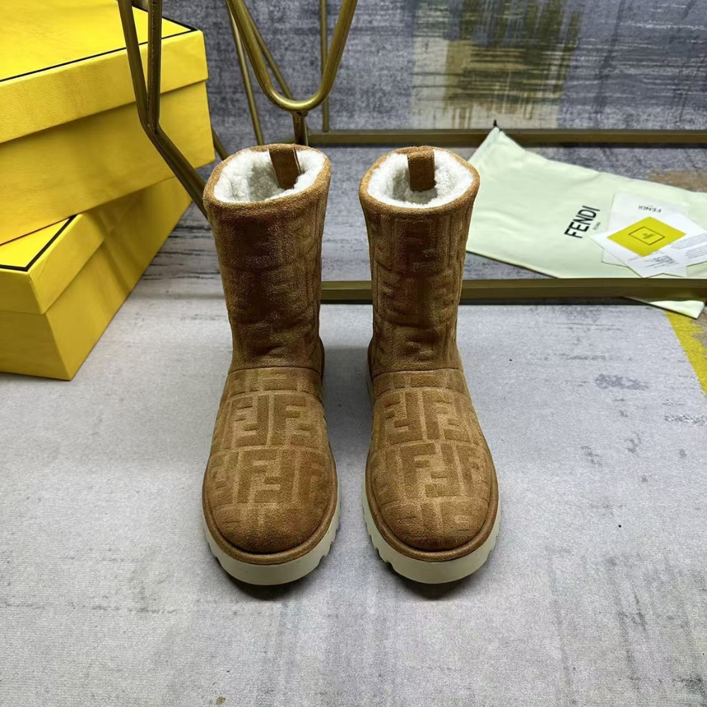 FENDI APRES CHIC BROWN FF CHAMOIS LOW BOOTS 8T8606ASA1F0C23 FENDI APRES CHIC BROWN FF CHAMOIS LOW BOOTS 8T8606ASA1F0C23