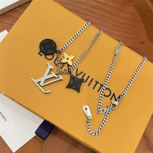 LOUIS VUITTON LV INSTINCT NECKLACE SILVER