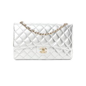 CHANEL Classic Flap Medium