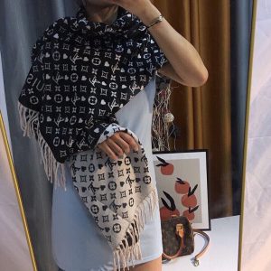 EN - Luxury LUV Scarf 031