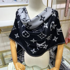 EN - Luxury LUV Scarf 005