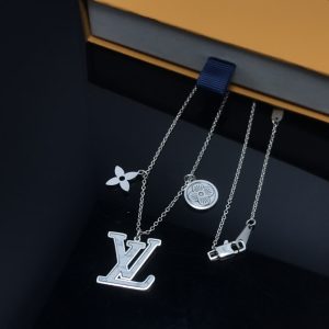 EN – Lux LV Necklaces 090