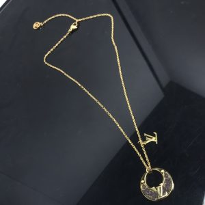 EN – Lux LV Necklaces 083