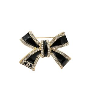 Chanel Brooch Metal Resin And Strass Gold